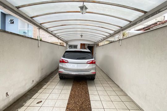 Garagem de casa à venda com 3 quartos, 140m² em Penha de França, São Paulo