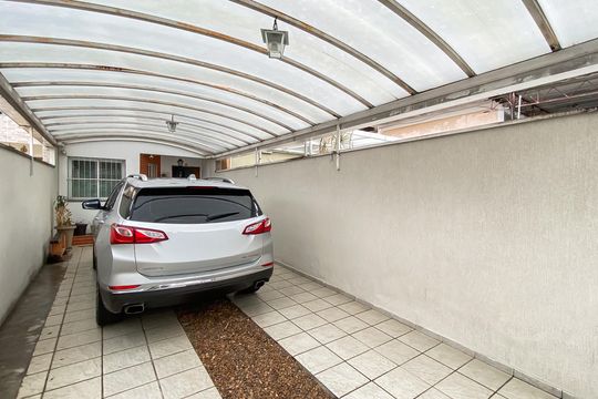 Garagem de casa à venda com 3 quartos, 140m² em Penha de França, São Paulo