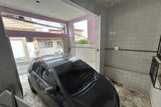 Garagem de casa para alugar com 3 quartos, 80m² em Vila Valqueire, Rio de Janeiro