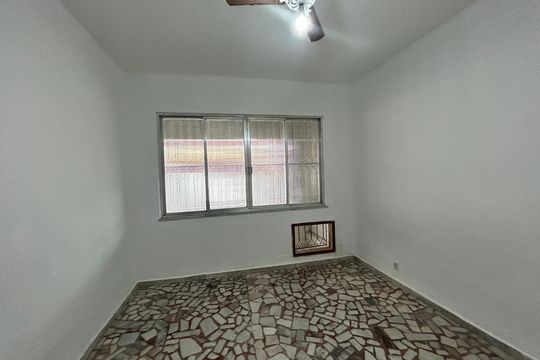 Quarto 2 de casa para alugar com 3 quartos, 80m² em Vila Valqueire, Rio de Janeiro