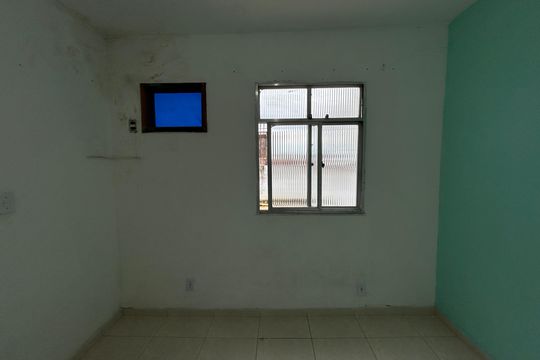 Quarto de Serviço de casa para alugar com 3 quartos, 80m² em Vila Valqueire, Rio de Janeiro