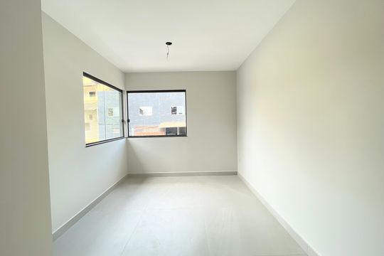 Quarto de casa à venda com 3 quartos, 160m² em Santa Amelia, Belo Horizonte