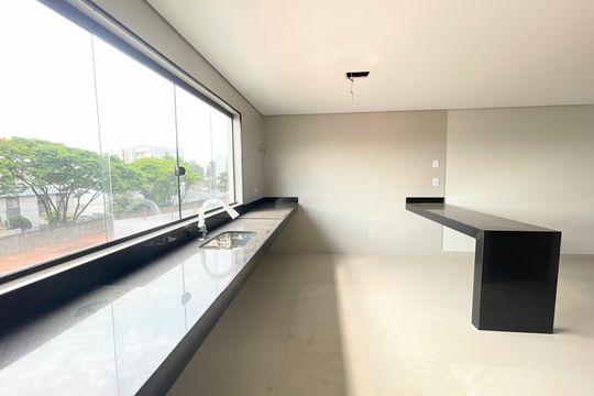 Cozinha de casa à venda com 3 quartos, 160m² em Santa Amelia, Belo Horizonte
