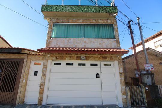 fachada de casa para alugar com 4 quartos, 280m² em Vila Marieta, São Paulo