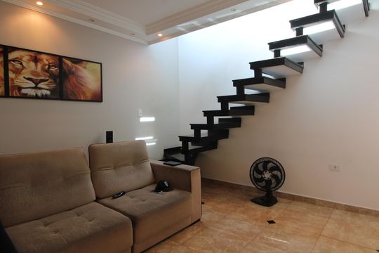 Casa para alugar com 4 quartos, 280m² em Vila Marieta, São Paulo
