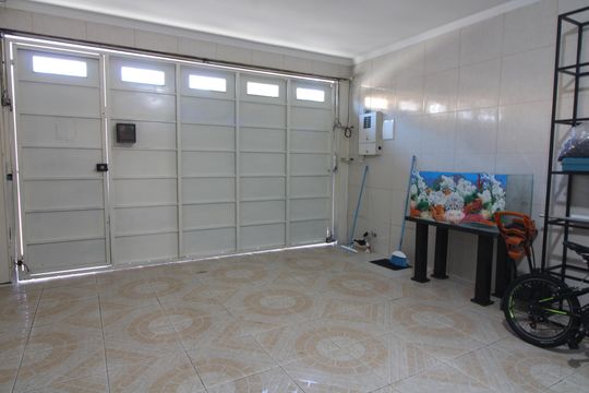 garagem de casa para alugar com 4 quartos, 280m² em Vila Marieta, São Paulo