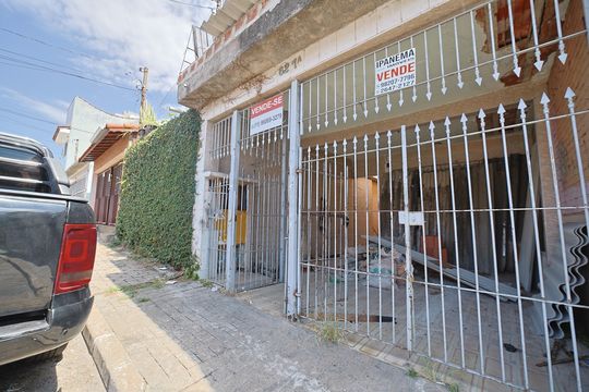 Fachada de casa à venda com 2 quartos, 125m² em Vila Salete, São Paulo