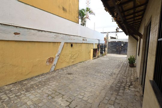 Garagem de casa para alugar com 1 quarto, 60m² em Stella Maris, Salvador