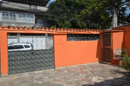 Vista do Quarto de casa para alugar com 1 quarto, 200m² em Realengo, Rio de Janeiro
