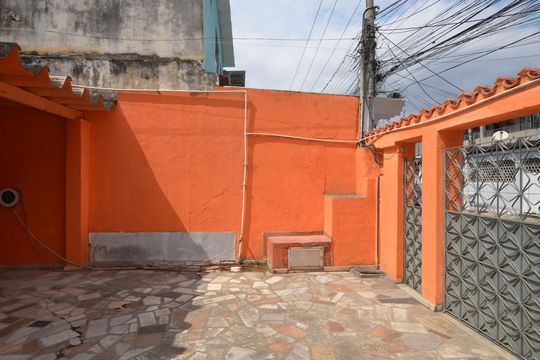 Garagem de casa para alugar com 1 quarto, 200m² em Realengo, Rio de Janeiro