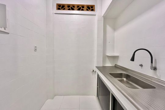 Cozinha de apartamento para alugar com 1 quarto, 48m² em Copacabana, Rio de Janeiro