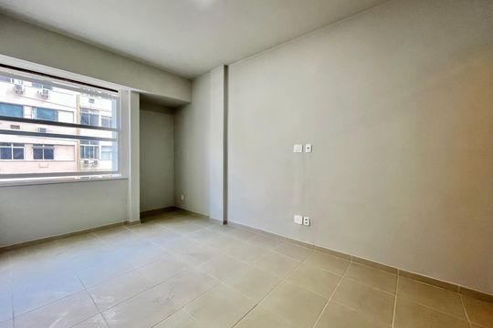 Sala  de apartamento para alugar com 1 quarto, 48m² em Copacabana, Rio de Janeiro