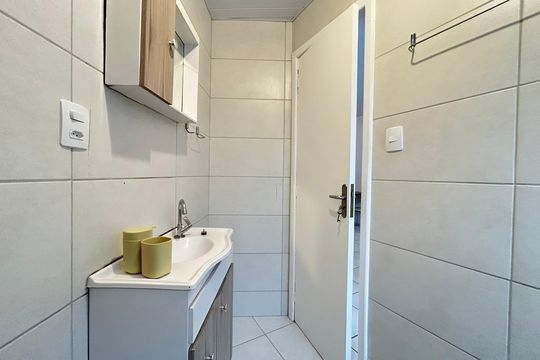 Banheiro  de apartamento para alugar com 1 quarto, 28m² em Trindade, Florianópolis