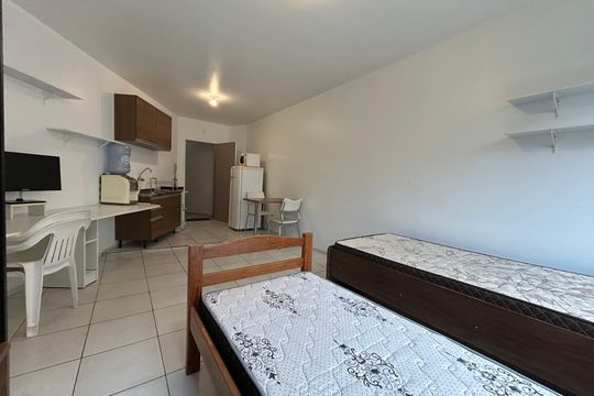Sala  de apartamento para alugar com 1 quarto, 28m² em Trindade, Florianópolis