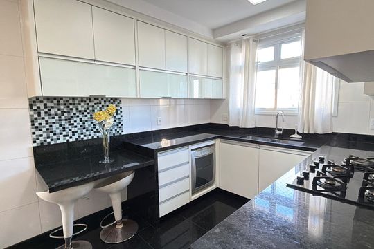 Cozinha de apartamento para alugar com 3 quartos, 131m² em Vila Regente Feijó, São Paulo