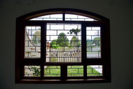 Sala 1 - Vista de casa para alugar com 3 quartos, 175m² em Uberaba, Curitiba