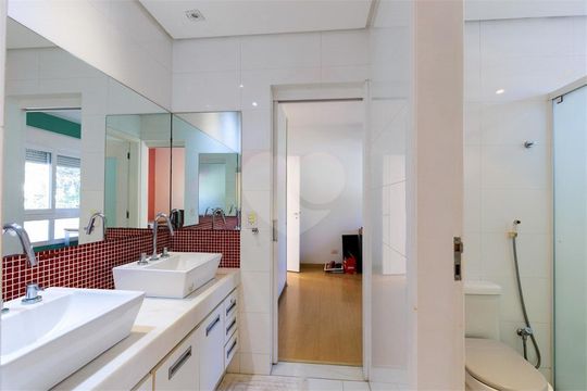 Casa de Condomínio à venda com 4 quartos, 233m² em Chácara Santo Antônio (Zona Sul), São Paulo