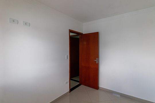 Quarto 1 de casa para alugar com 2 quartos, 45m² em Vila Ré, São Paulo