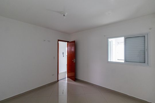 Quarto 2 de casa para alugar com 2 quartos, 45m² em Vila Ré, São Paulo