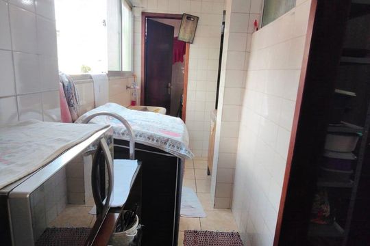 Cozinha e Área de Serviço de apartamento à venda com 3 quartos, 84m² em Itapoã, Belo Horizonte