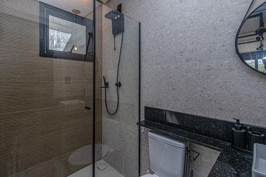 banheiro social_1 de kitnet/studio para alugar com 1 quarto, 28m² em Cursino, São Paulo