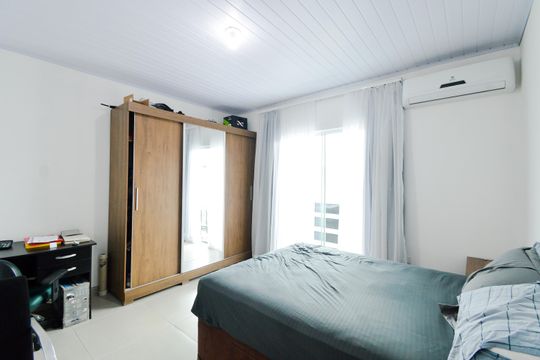 Quarto 1 de apartamento à venda com 1 quarto, 409m² em Jardim Palmira, Guarulhos