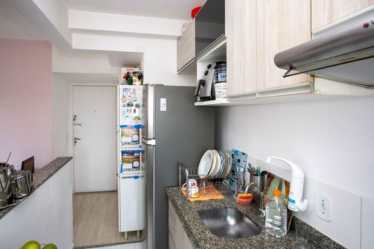 Cozinha de apartamento à venda com 2 quartos, 43m² em Canhema, Diadema