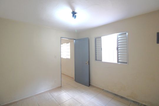 Quarto de casa para alugar com 1 quarto, 42m² em Jardim Belcito, São Paulo