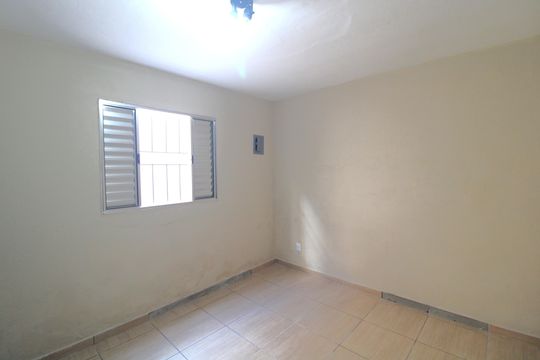 Quarto de casa para alugar com 1 quarto, 42m² em Jardim Belcito, São Paulo