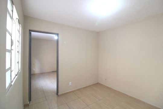 Sala de casa para alugar com 1 quarto, 42m² em Jardim Belcito, São Paulo