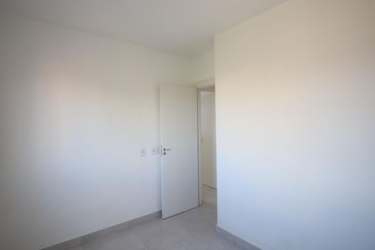 Quarto 1 de apartamento para alugar com 2 quartos, 38m² em Jaguaribe, Osasco