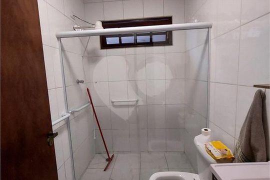 Casa à venda com 5 quartos, 307m² em Vila Nelson, São Paulo