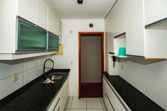 Cozinha de apartamento para alugar com 3 quartos, 70m² em Planalto, Belo Horizonte