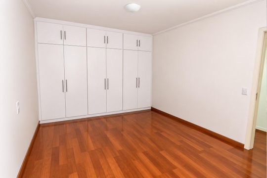 Quarto de apartamento para alugar com 4 quartos, 218m² em Centro, Campinas