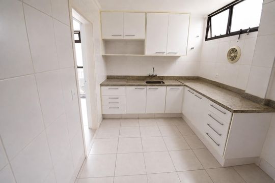 Cozinha de apartamento para alugar com 4 quartos, 218m² em Centro, Campinas