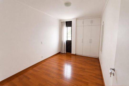Quarto de apartamento para alugar com 4 quartos, 218m² em Centro, Campinas