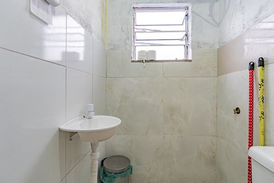 Banheiro de kitnet/studio para alugar com 1 quarto, 25m² em Sacomã, São Paulo