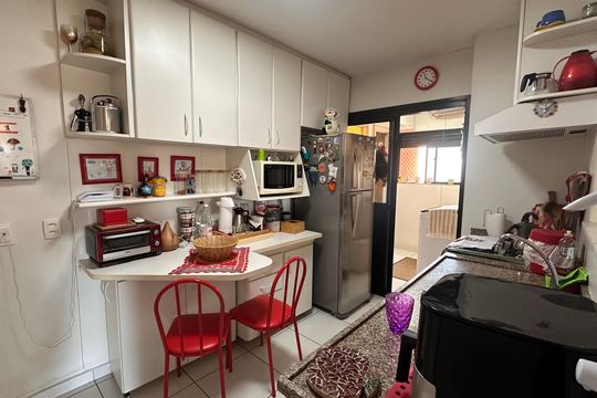 Cozinha de apartamento à venda com 3 quartos, 87m² em Santo Amaro, São Paulo