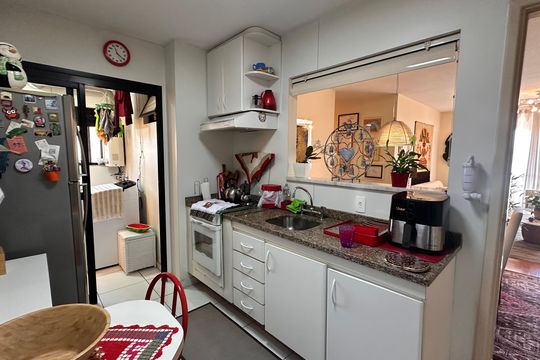 Cozinha de apartamento à venda com 3 quartos, 87m² em Santo Amaro, São Paulo