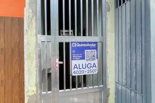 Fachada de casa para alugar com 2 quartos, 100m² em São Pedro, Osasco