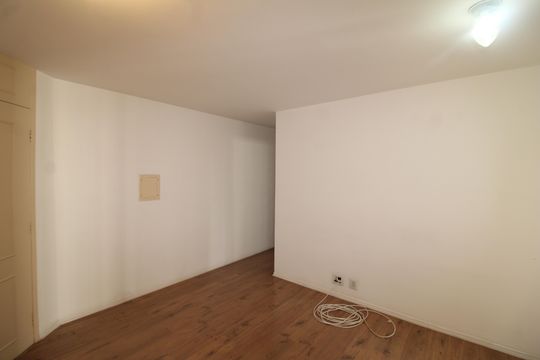 Sala de apartamento para alugar com 2 quartos, 60m² em Conjunto Residencial Novo Pacaembu, São Paulo