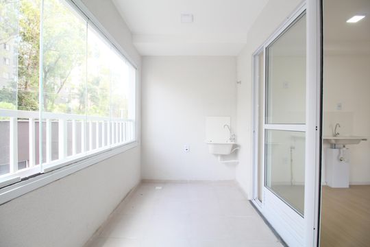 Varanda Sala/Cozinha de apartamento para alugar com 1 quarto, 36m² em Vila Andrade, São Paulo