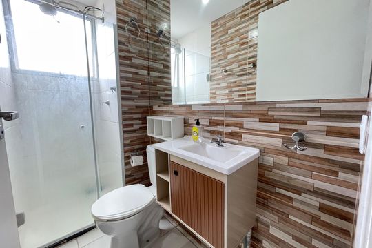 Banheiro de apartamento para alugar com 2 quartos, 42m² em Jardim D’abril, São Paulo