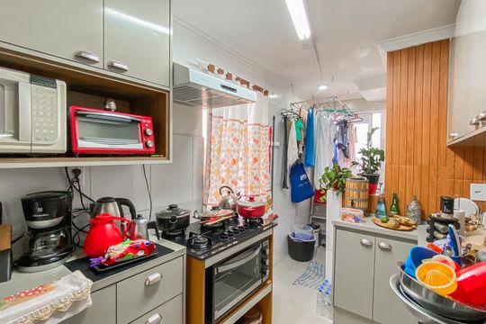 Cozinha  de apartamento para alugar com 2 quartos, 57m² em Jardim Danfer, São Paulo