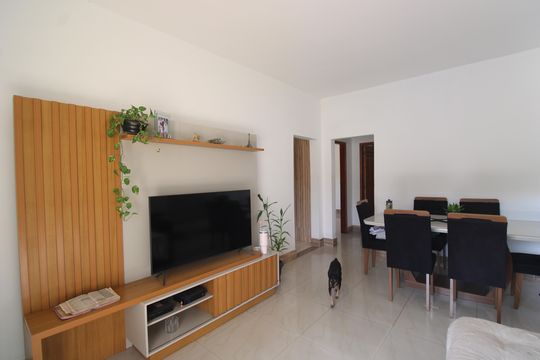 Sala de casa de condomínio à venda com 2 quartos, 130m² em Taquara, Rio de Janeiro
