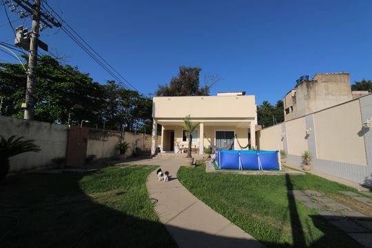 Frente da casa de casa de condomínio à venda com 2 quartos, 130m² em Taquara, Rio de Janeiro