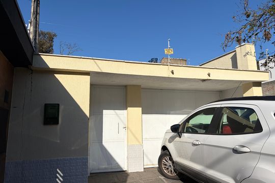 Fachada  de casa de condomínio à venda com 2 quartos, 130m² em Taquara, Rio de Janeiro