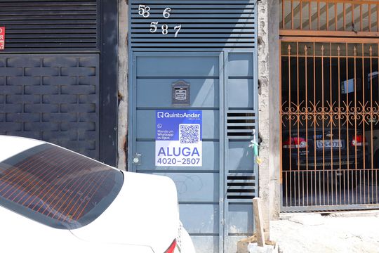 Placa  de casa para alugar com 1 quarto, 27m² em Conjunto Habitacional A. E. Carvalho, São Paulo