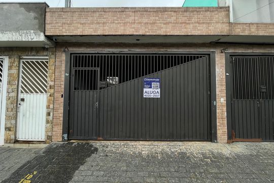 Fachada+Placa  de casa para alugar com 1 quarto, 40m² em Vila Seabra, São Paulo