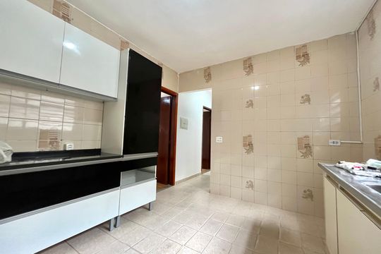Cozinha de casa para alugar com 3 quartos, 80m² em Jardim Jabaquara, São Paulo